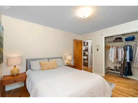 4214 Se Flavel Street Portland OR 97206