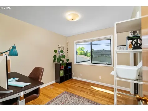 4214 Se Flavel Street Portland OR 97206