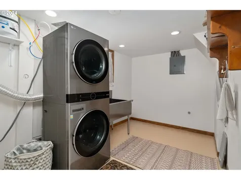 4214 Se Flavel Street Portland OR 97206