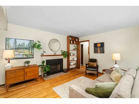 4214 Se Flavel Street Portland OR 97206