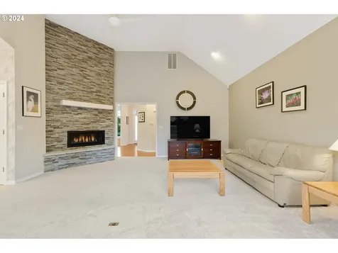 589 NE Territorial Road Canby OR 97013