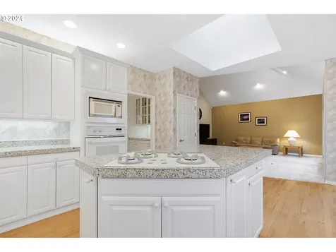 589 NE Territorial Road Canby OR 97013