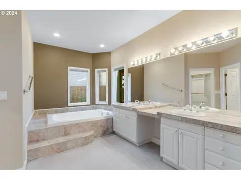 589 NE Territorial Road Canby OR 97013