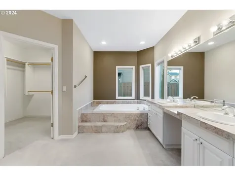 589 NE Territorial Road Canby OR 97013