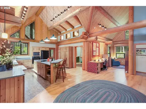 2385 Silver Gray Road Mosier OR 97040