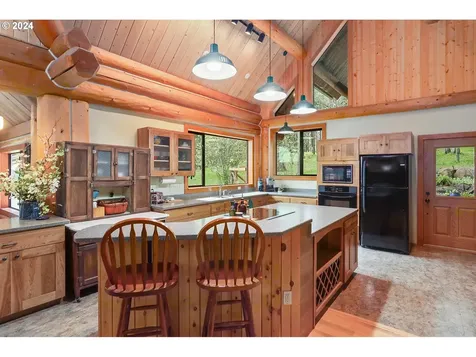 2385 Silver Gray Road Mosier OR 97040