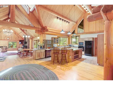 2385 Silver Gray Road Mosier OR 97040