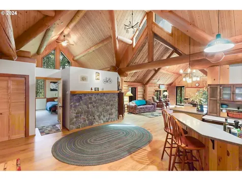 2385 Silver Gray Road Mosier OR 97040