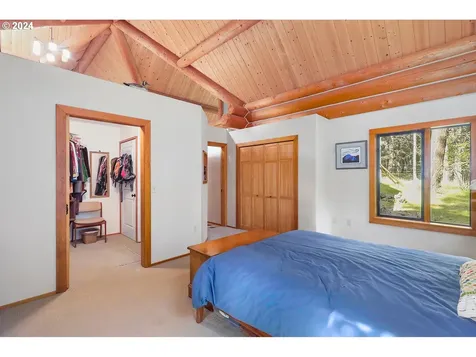 2385 Silver Gray Road Mosier OR 97040