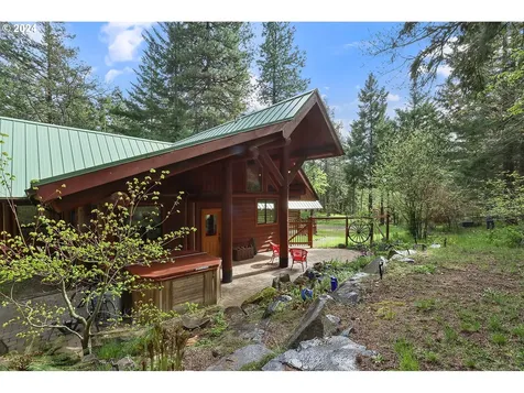 2385 Silver Gray Road Mosier OR 97040