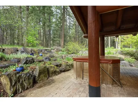 2385 Silver Gray Road Mosier OR 97040