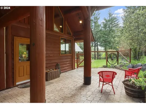 2385 Silver Gray Road Mosier OR 97040