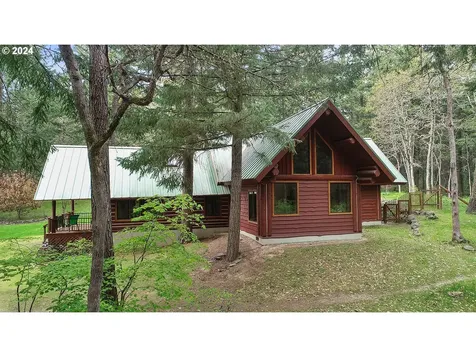 2385 Silver Gray Road Mosier OR 97040