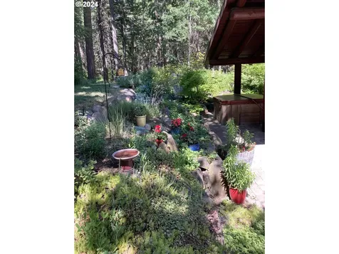 2385 Silver Gray Road Mosier OR 97040