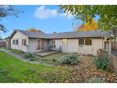 1723 NW 103rd Street Vancouver WA 98685