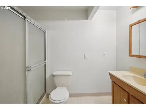 1723 NW 103rd Street Vancouver WA 98685