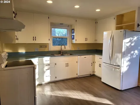 1750 NE Evans Street Mcminnville OR 97128