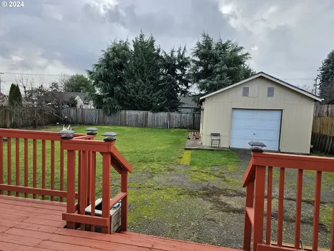 1300 Tomlin Avenue Woodburn OR 97071