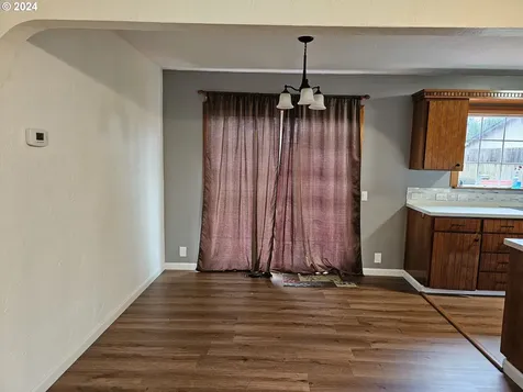 1300 Tomlin Avenue Woodburn OR 97071
