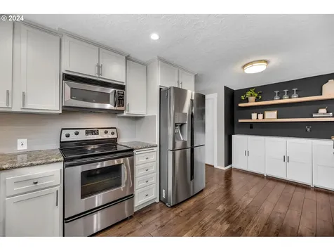 150 Alturas Drive Kelso WA 98626