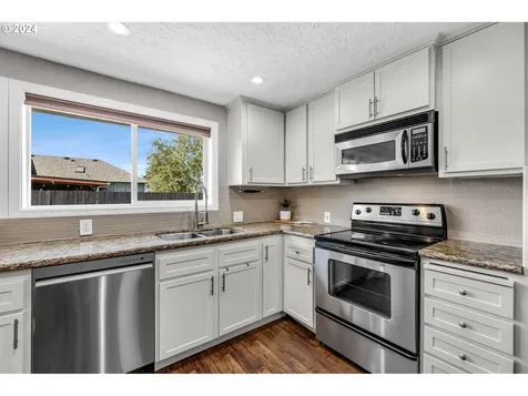 150 Alturas Drive Kelso WA 98626