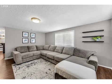 150 Alturas Drive Kelso WA 98626
