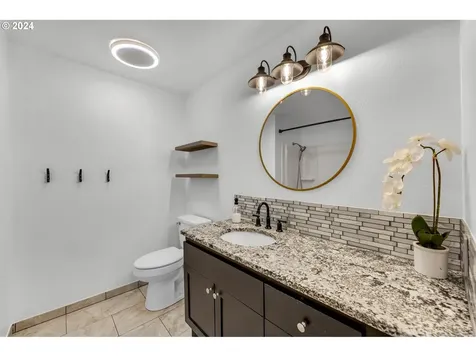 150 Alturas Drive Kelso WA 98626