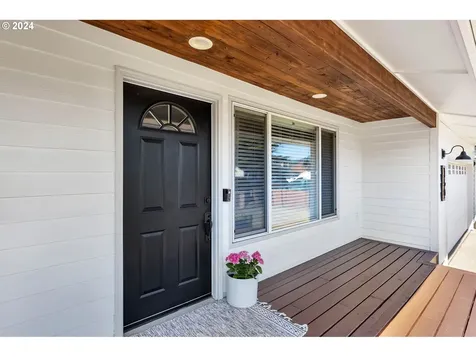 150 Alturas Drive Kelso WA 98626