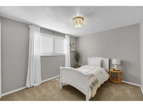 150 Alturas Drive Kelso WA 98626