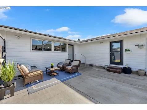 150 Alturas Drive Kelso WA 98626