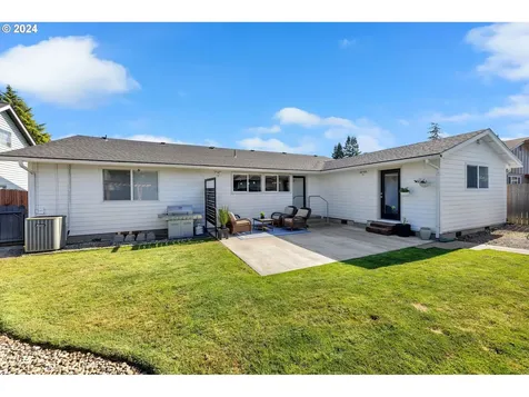 150 Alturas Drive Kelso WA 98626