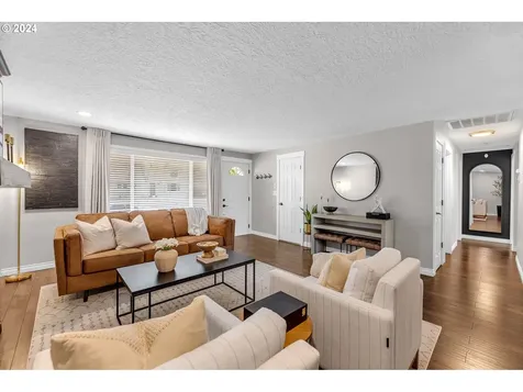 150 Alturas Drive Kelso WA 98626