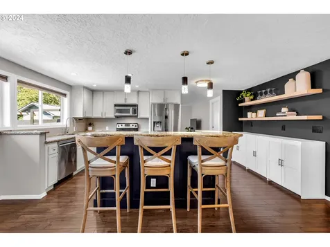150 Alturas Drive Kelso WA 98626