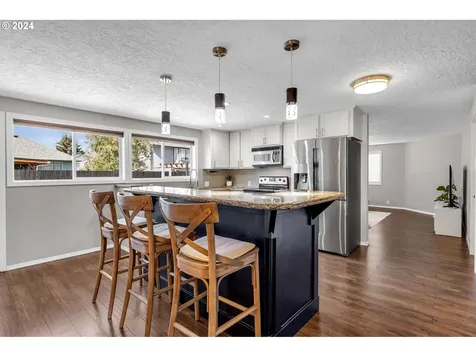 150 Alturas Drive Kelso WA 98626