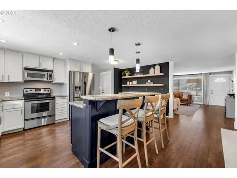 150 Alturas Drive Kelso WA 98626