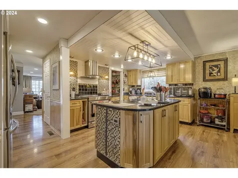 7070 SW 169th Avenue Beaverton OR 97007