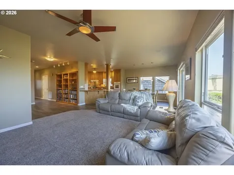 1587 NW 39th Street Lincoln City OR 97367