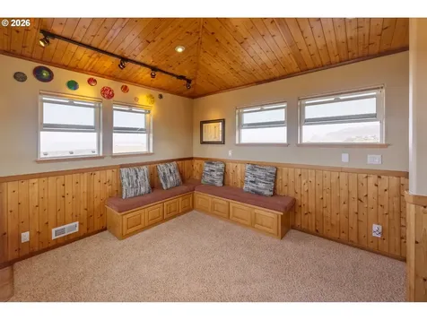 1587 NW 39th Street Lincoln City OR 97367