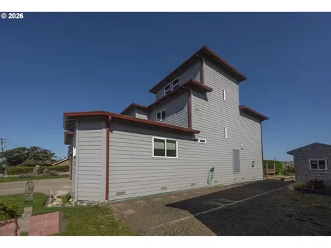 1587 NW 39th Street Lincoln City OR 97367