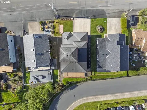 1587 NW 39th Street Lincoln City OR 97367