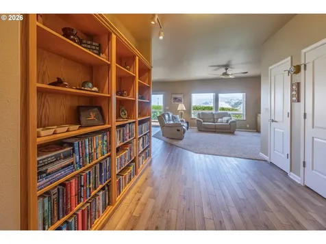 1587 NW 39th Street Lincoln City OR 97367