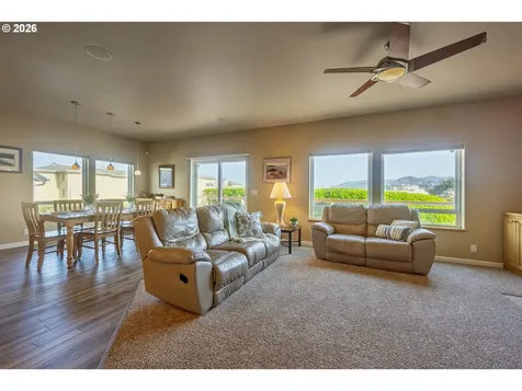 1587 NW 39th Street Lincoln City OR 97367