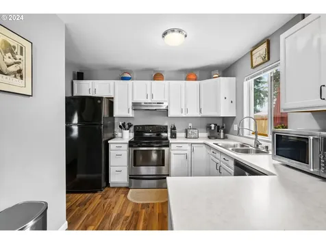 946 Bennett Lane Eugene OR 97404