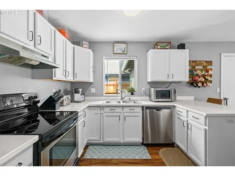 946 Bennett Lane Eugene OR 97404