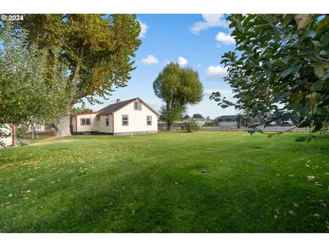1655 NE 2nd Street Hermiston OR 97838
