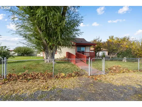 1655 NE 2nd Street Hermiston OR 97838
