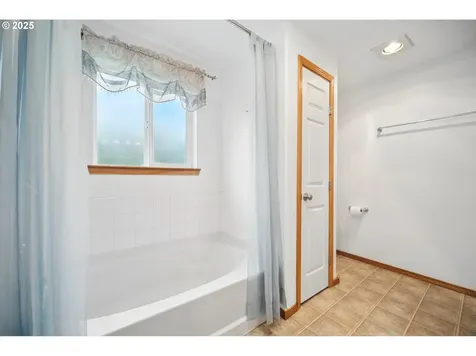 23 Elk Ridge Drive Cathlamet WA 98612