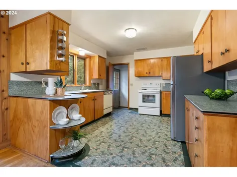 2245 SE 77th Avenue Portland OR 97215