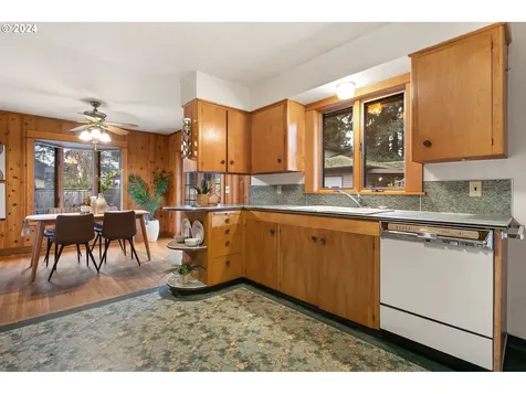2245 SE 77th Avenue Portland OR 97215