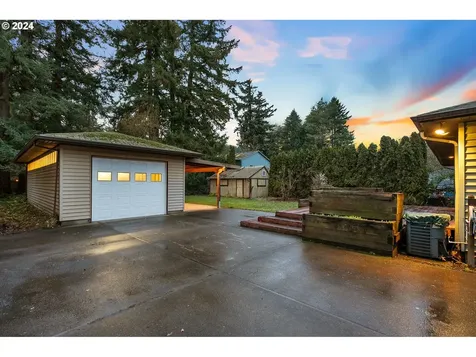 2245 SE 77th Avenue Portland OR 97215